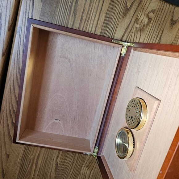 Vintage Humidor Cigar Lined Storage Box with Hygrometer Desktop Wooden Brown - Picture 6 of 7